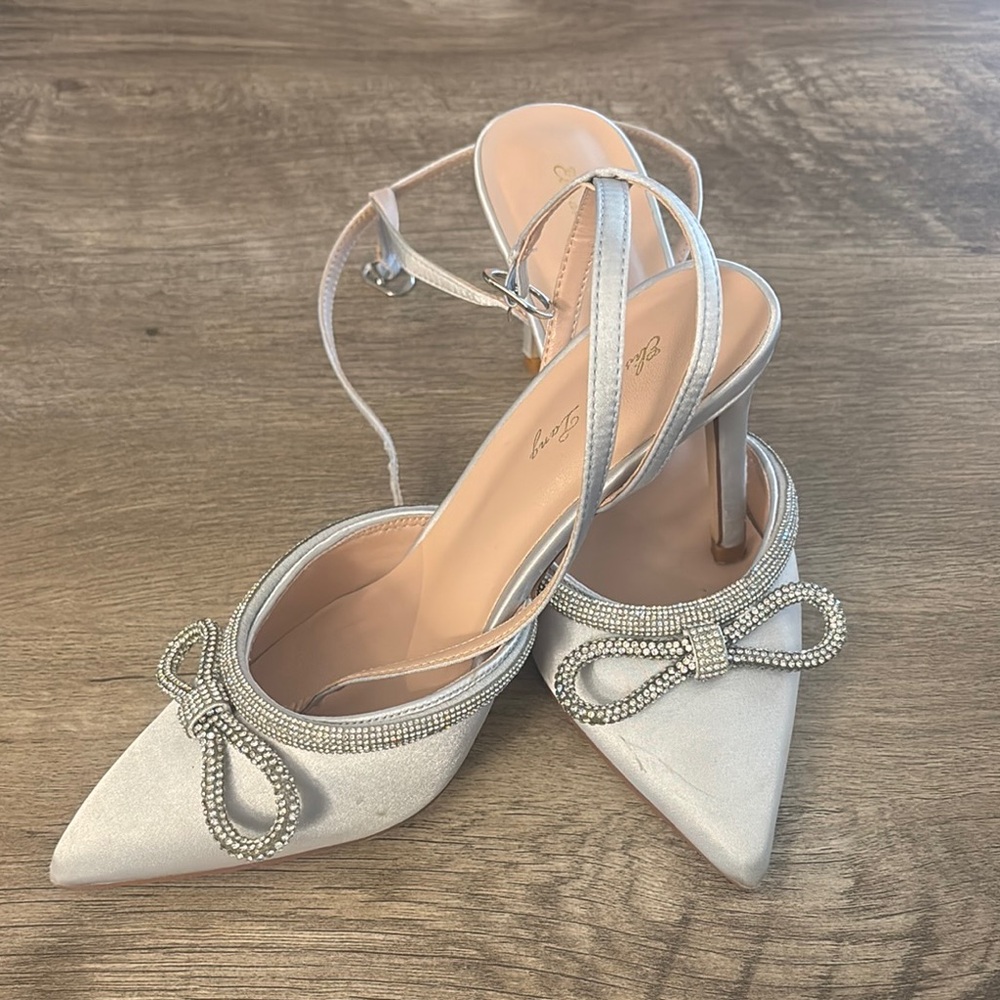 Elegant Silver Women's Heels with Bow Detail